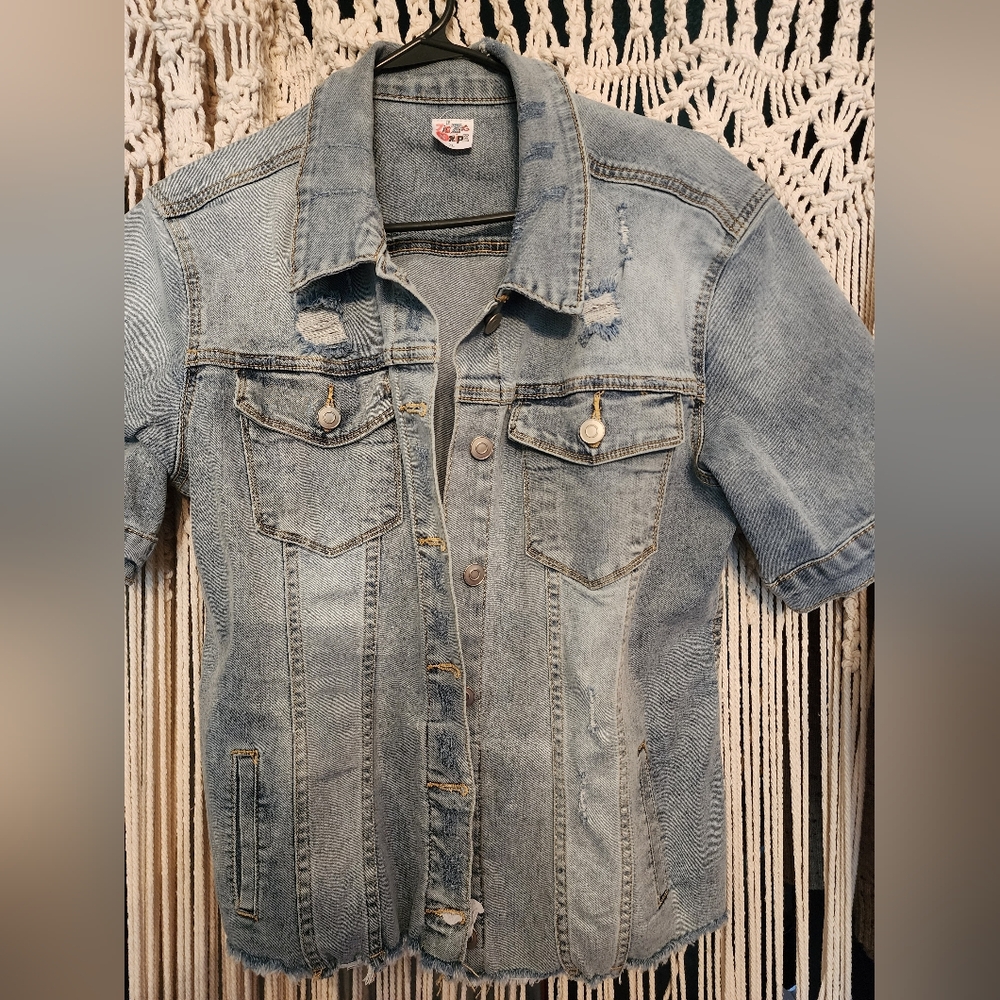 Short sleeve denim jacket